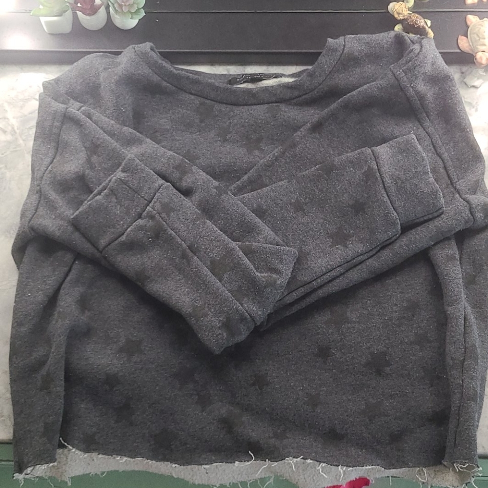 Swetahsirt crop top with stars